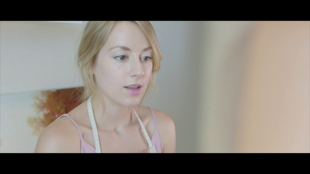 Smart-Show mug features: 1.Drinking reminder with “DI” voice based on your own body index & habit